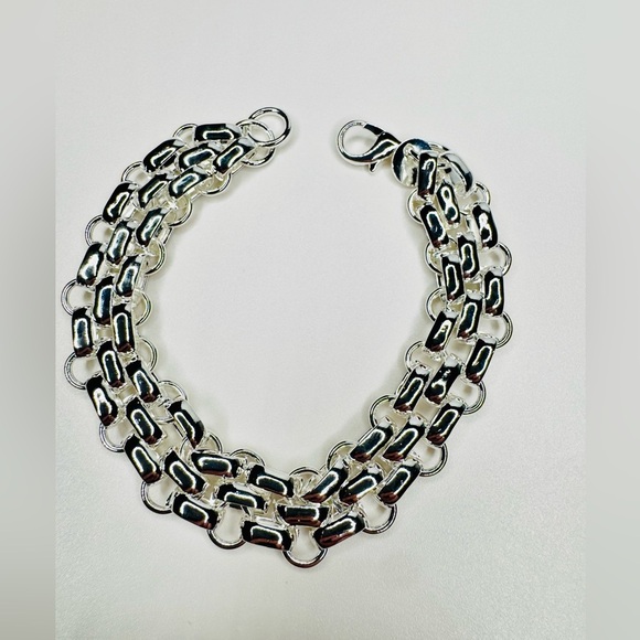 Silver Chain Link Bracelet - Picture 2 of 3